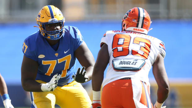 Pitt LT Carter Warren in a 2020 game against Syracuse